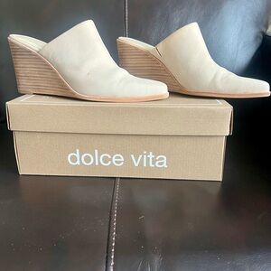Dolce Vita Women's Cream Wedge Mules
